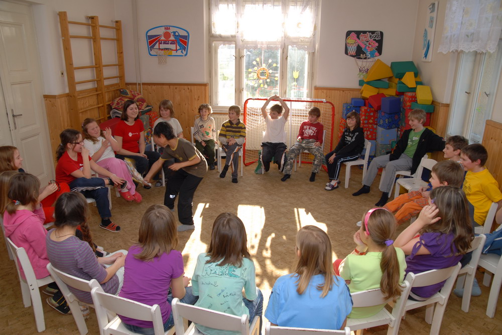 zahřívací hry na začátek...