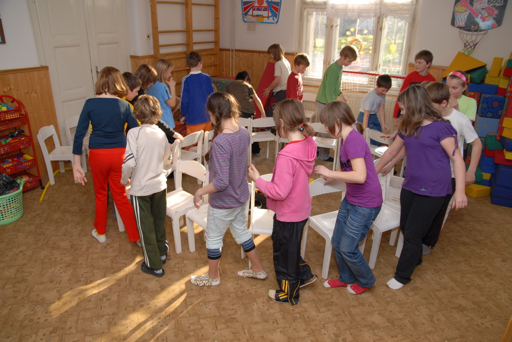 zahřívací hry na začátek....